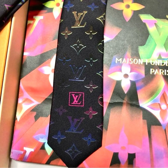 🎁HOLIDAY 25’🎁🆕💯 LOUIS VUITTON  MONOGRAM FUSHIA BLACK MULTI-CLR MOTIF W/TAGS🔥HOT🔥 - Picture 13 of 16
